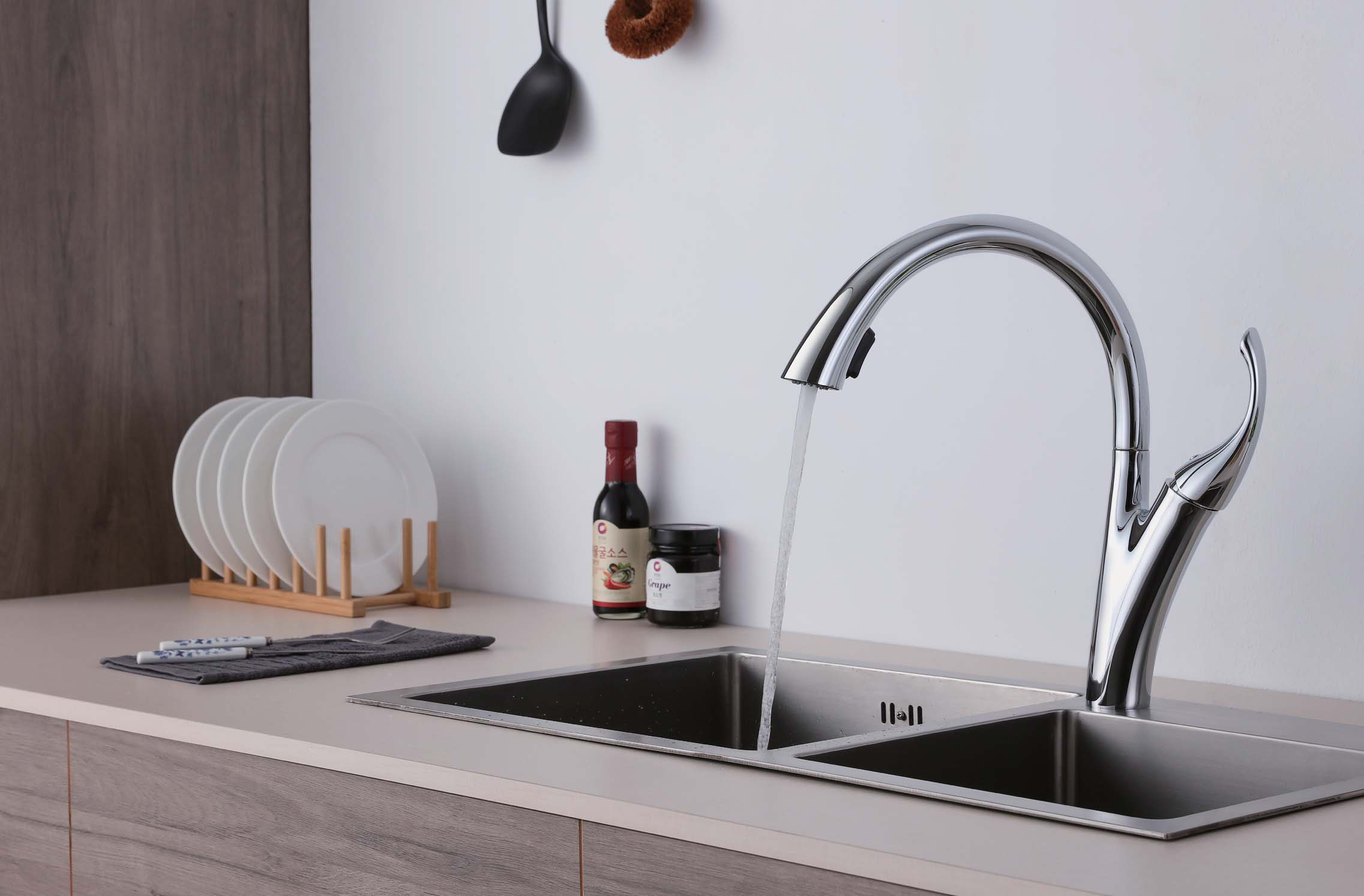 Kitchen faucet